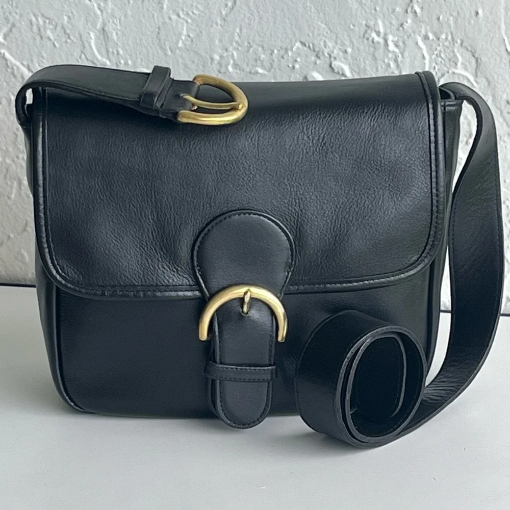 VINTAGE COACH BEDFORD #4164 BLACK SHOULDER BAG